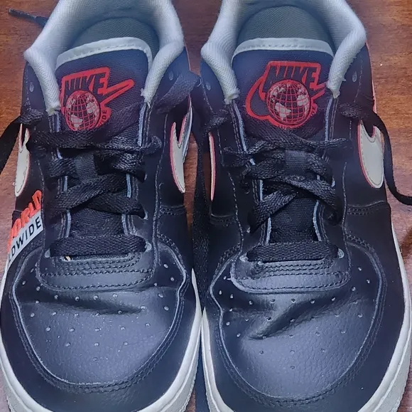 Big Kids Air Nike Force 1 LV8&quot; 07 Black/Pink Sneakers Sz.5.5