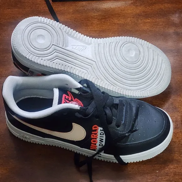 Big Kids Air Nike Force 1 LV8&quot; 07 Black/Pink Sneakers Sz.5.5