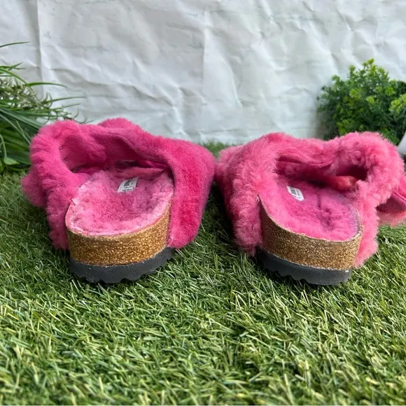 BIRKENSTOCK Arizona Big BuckleShearling - Fuchsia Tulip$180 size 40 US 9-9.5