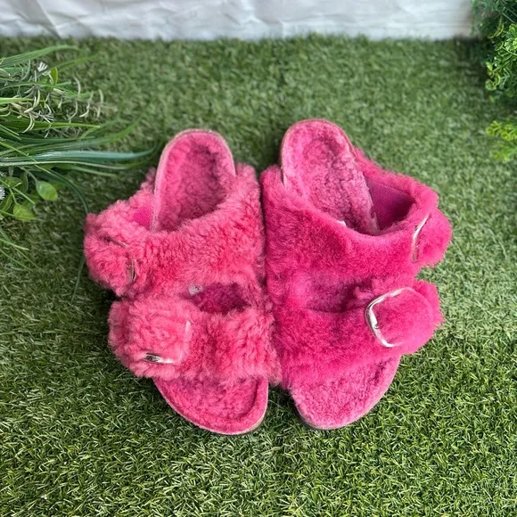 BIRKENSTOCK Arizona Big BuckleShearling - Fuchsia Tulip$180 size 40 US 9-9.5
