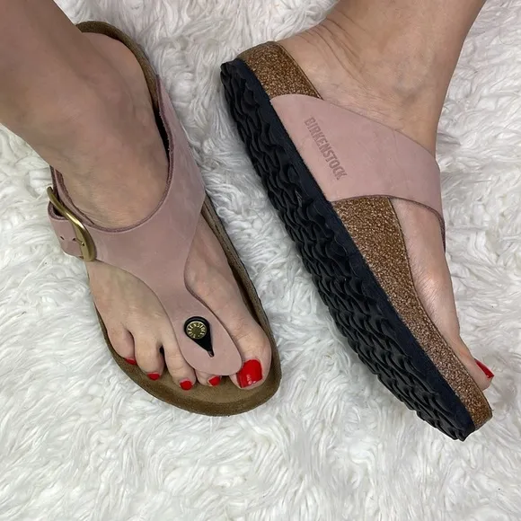 Birkenstock Gizeh big buckle sandals in pink nubuck leather
