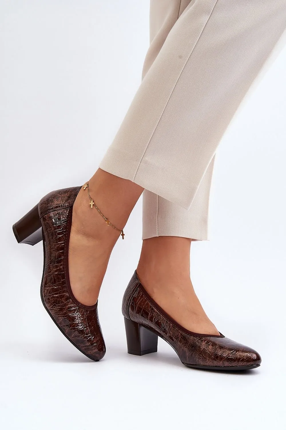 Block heel pumps