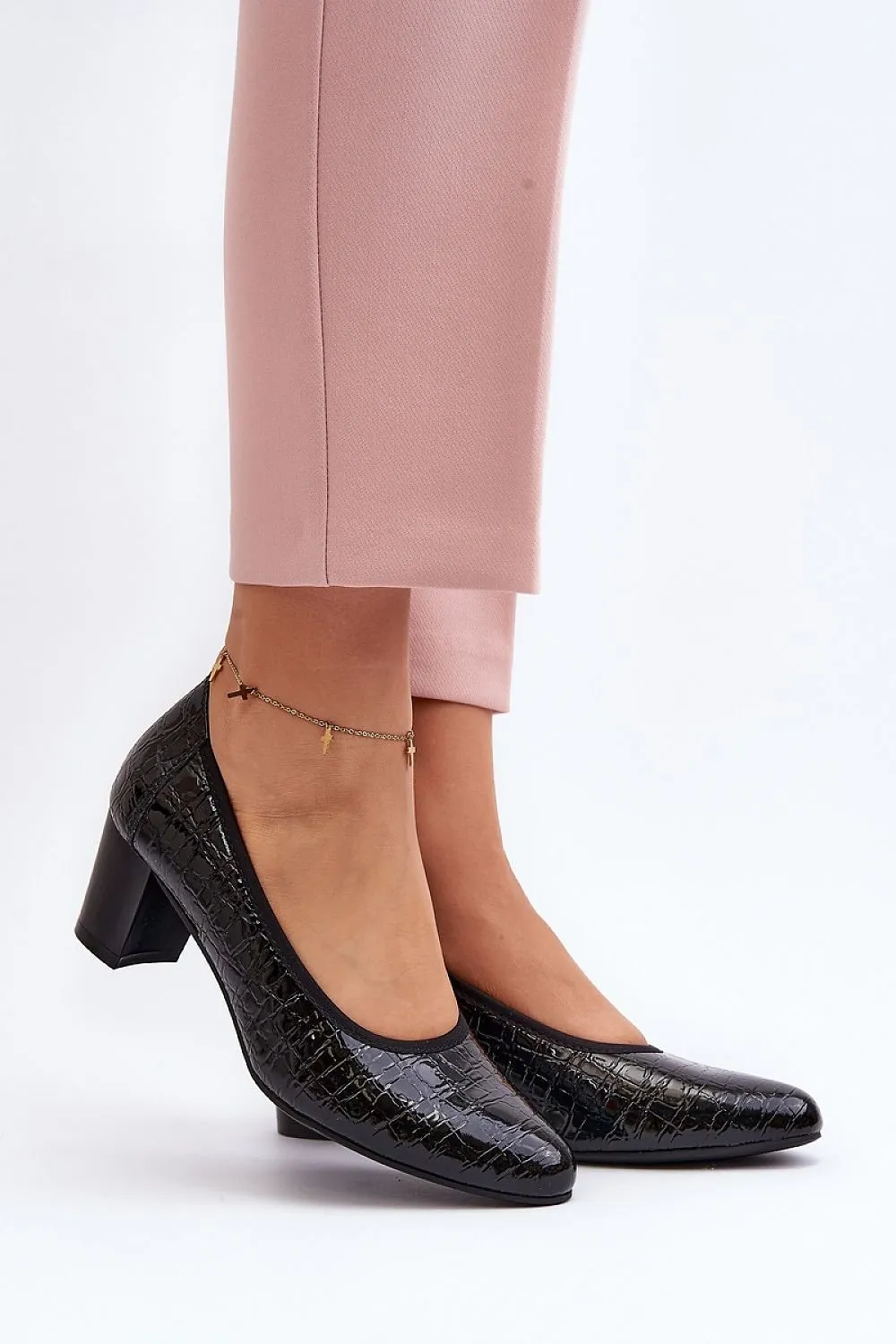 Block heel pumps