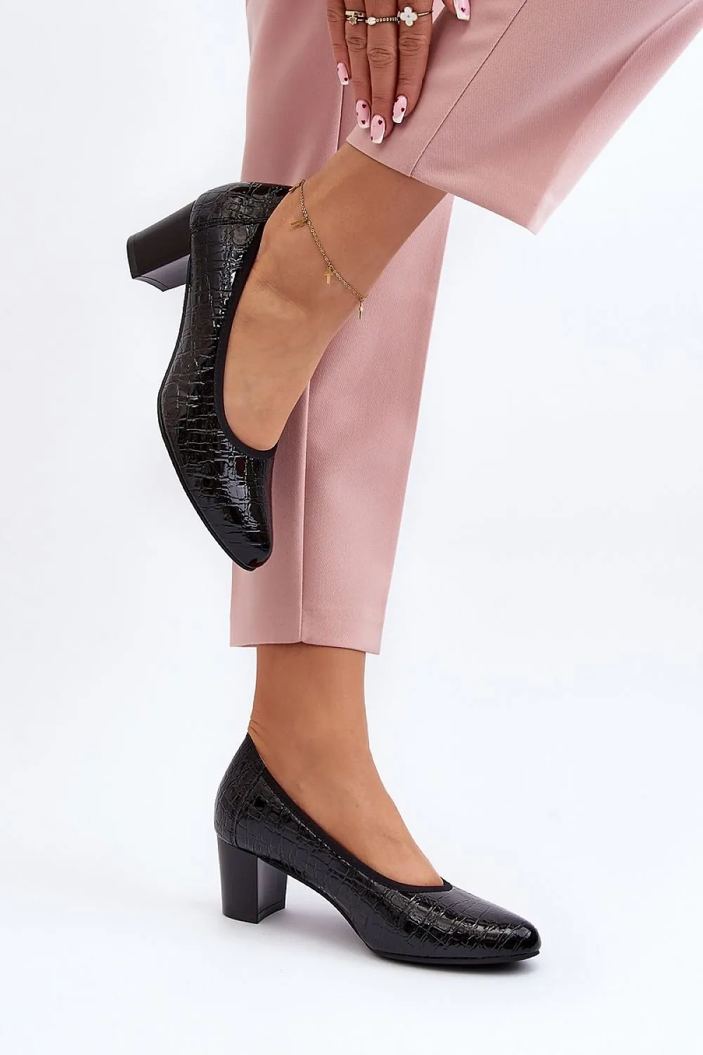 Block heel pumps