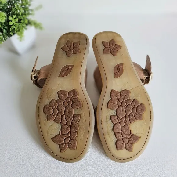Born Womens Flat Slide Sandals Size 9M Leather Double Strap Golden Buckle