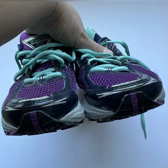 Brooks Adrenaline GTS 11 Purple Turquoise Navy Woman’s Size 9 EUC