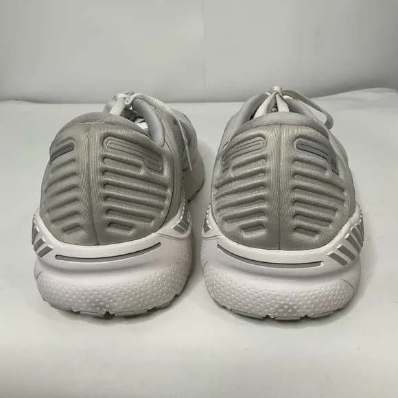 Brooks Women’s Adrenaline GTS 22 Running Road White Silver Tennis Shoes; Sz 11B