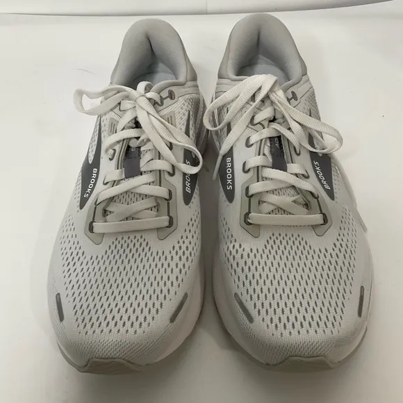 Brooks Women’s Adrenaline GTS 22 Running Road White Silver Tennis Shoes; Sz 11B