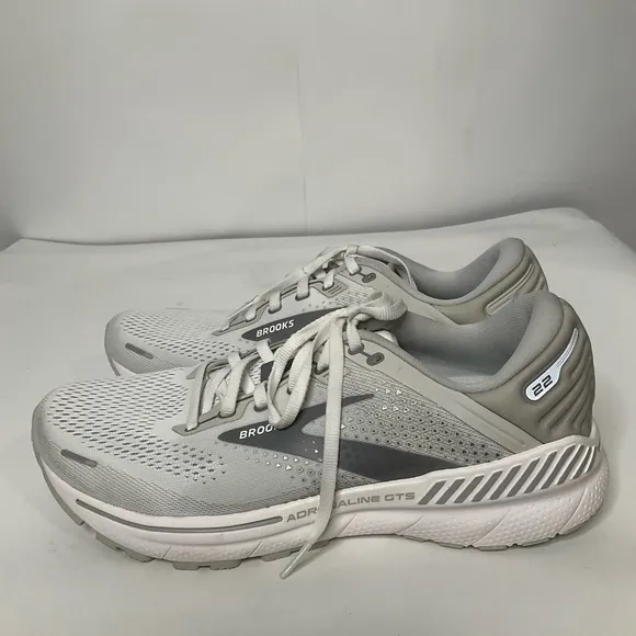 Brooks Women’s Adrenaline GTS 22 Running Road White Silver Tennis Shoes; Sz 11B