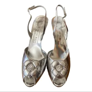 Bruno Magli Leather Sandals Size 10AAA Silver Floral
