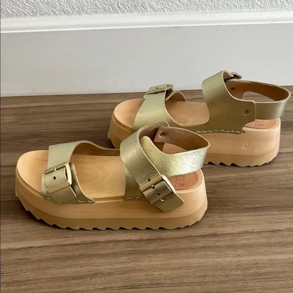 BRYR Gigi Gold Sandals Comfortable Two-Strap Design