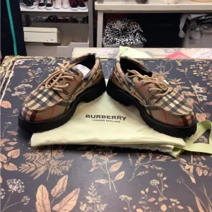 Burberry Childrens Plaid Leather Shoes - Tan and Black