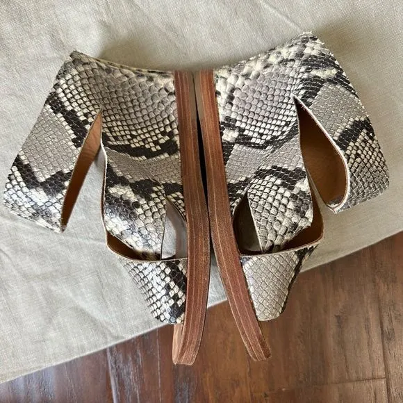 BUTTERO Slip On Open Toe Wedge Sandals in Leather Snakeskin