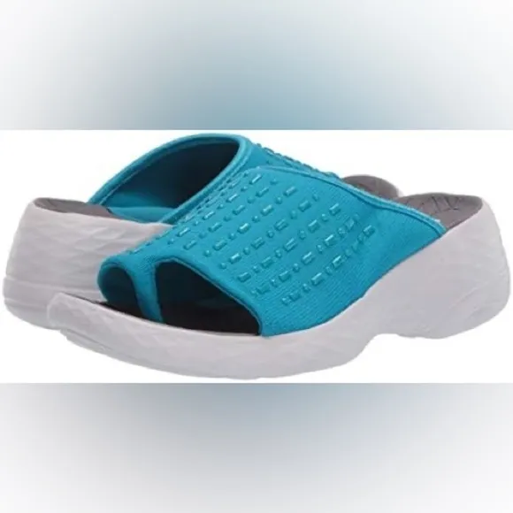 BZees Jellybean slip on thong teal summer sandals NWOB Sz-7M. B