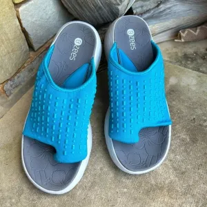 BZees Jellybean slip on thong teal summer sandals NWOB Sz-7M. B