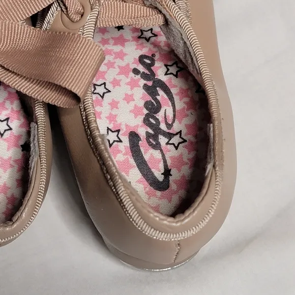 Capezio Girl's Tap Shoes Size 7  Tan