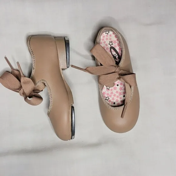 Capezio Girl's Tap Shoes Size 7  Tan