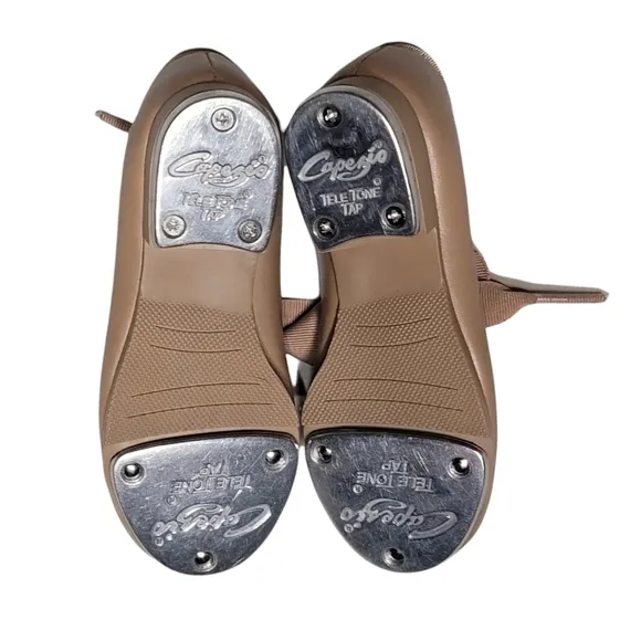 Capezio Girl's Tap Shoes Size 7  Tan