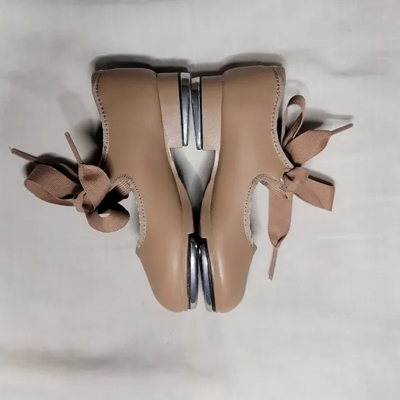 Capezio Girl's Tap Shoes Size 7  Tan