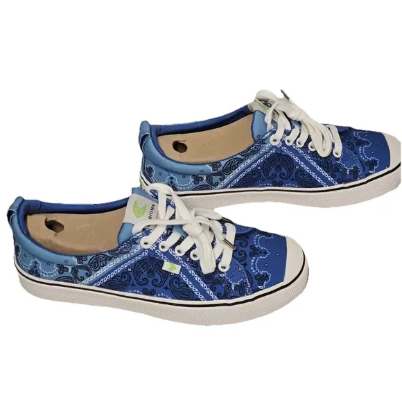 Cariuma Oca Low Blue Bandana Canvas Sneaker. Women Size 8.5 Men Size 7 In Box