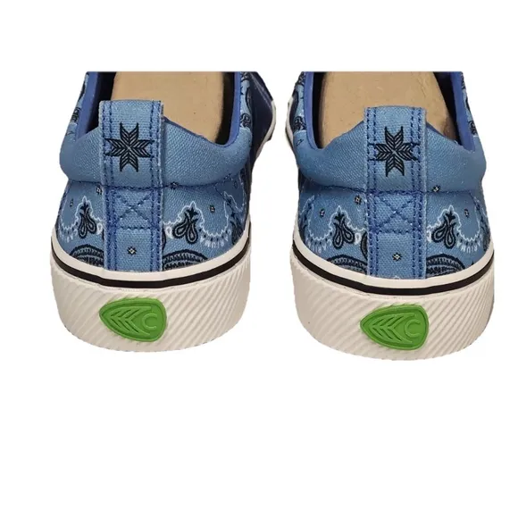 Cariuma Oca Low Blue Bandana Canvas Sneaker. Women Size 8.5 Men Size 7 In Box