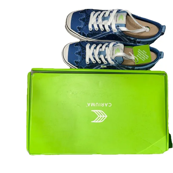 Cariuma Oca Low Blue Bandana Canvas Sneaker. Women Size 8.5 Men Size 7 In Box