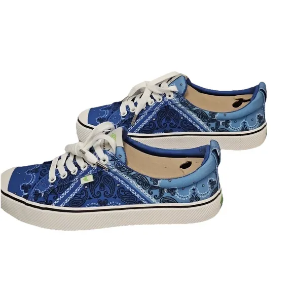 Cariuma Oca Low Blue Bandana Canvas Sneaker. Women Size 8.5 Men Size 7 In Box