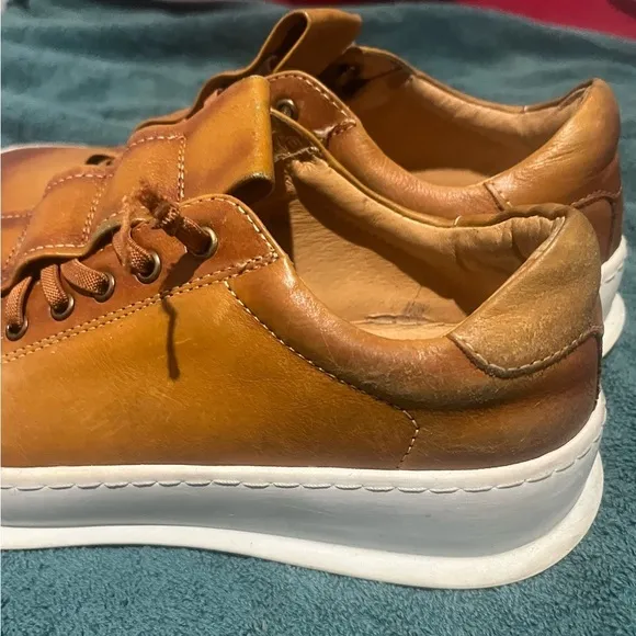 Carrucci Genuine Calf Skin Slip on Sneakers Cognac Size 9.5