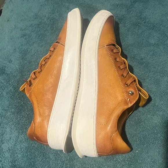 Carrucci Genuine Calf Skin Slip on Sneakers Cognac Size 9.5