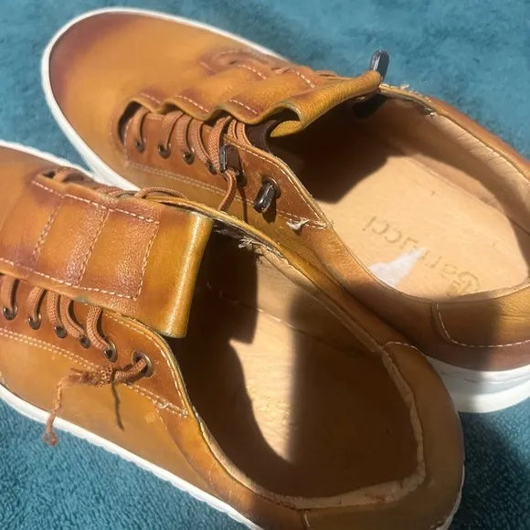Carrucci Genuine Calf Skin Slip on Sneakers Cognac Size 9.5