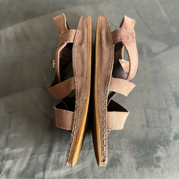 Chaco Wayfarer Suede Sparrow Sandals Size 9