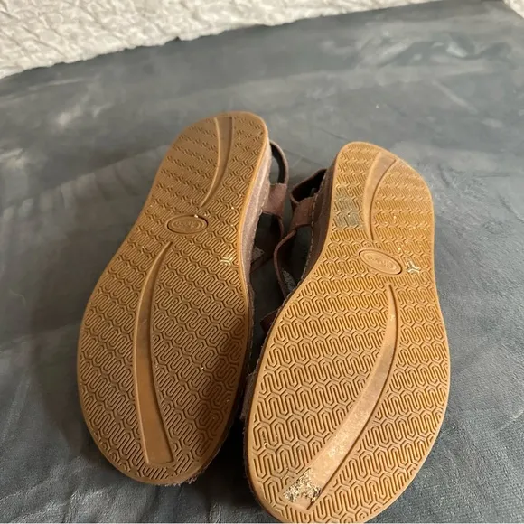 Chaco Wayfarer Suede Sparrow Sandals Size 9