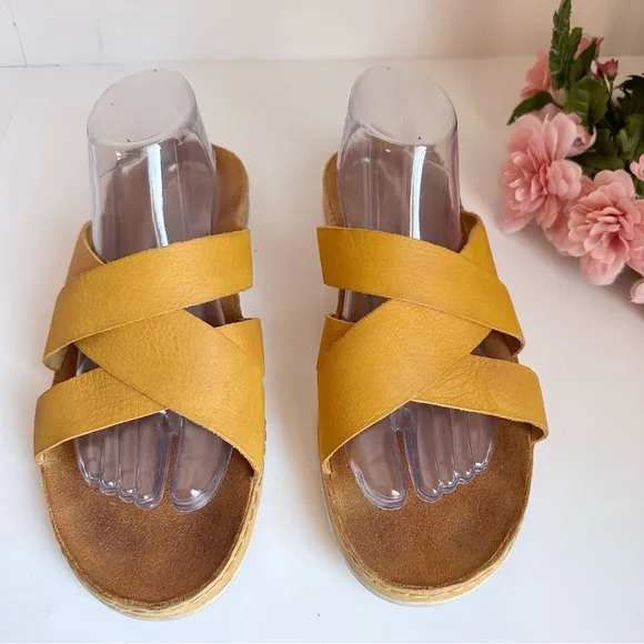 Chaco Wayfarer Yellow Ochre Suede Leather Slide Sandals