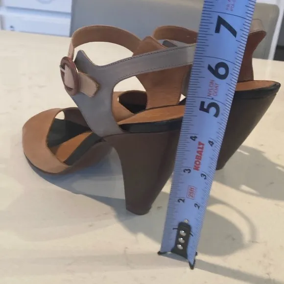 Chim Mihara two toned tan leather ankle strap peep toe dance heels size 8