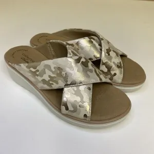 Clarks Collection Jillian Wedge Slides Criss Cross Sandals Tan Gold Camo Size 6