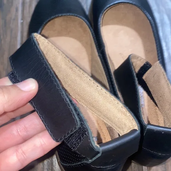 Clarks Mary Jane style round toe shoes