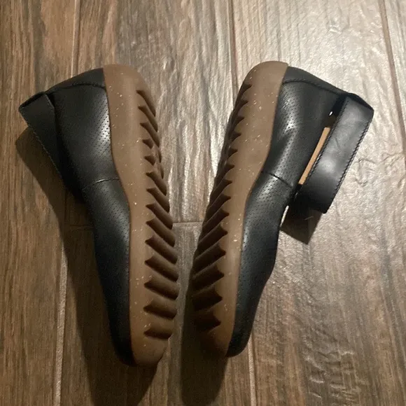 Clarks Mary Jane style round toe shoes