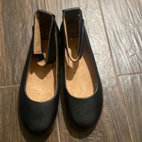 Clarks Mary Jane style round toe shoes