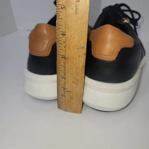 Clarks Un Rio Spirit Womens 9M Oxford Atletic Work Career Preppy Y2K Goth Retro
