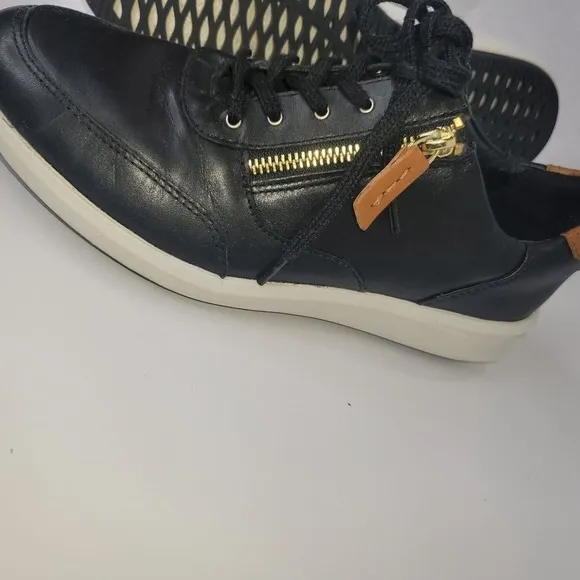 Clarks Un Rio Spirit Womens 9M Oxford Atletic Work Career Preppy Y2K Goth Retro