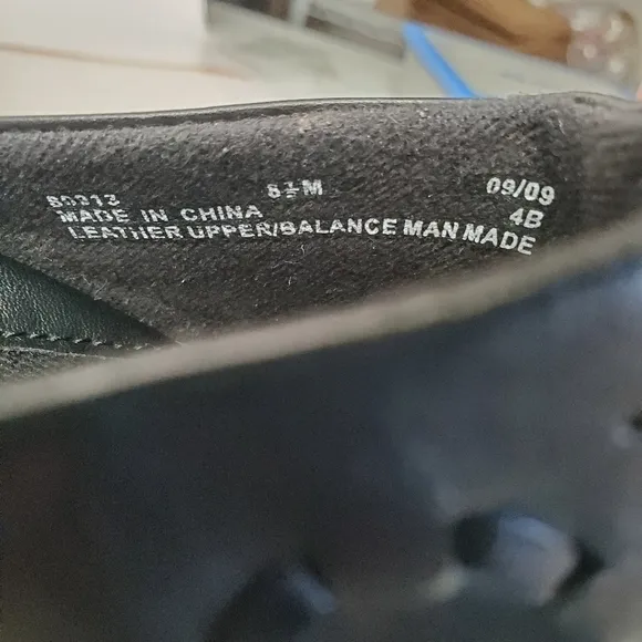 Clarks Women's Black Slip-On Mules, Business Casual Comfy Shoes Size 8.5
