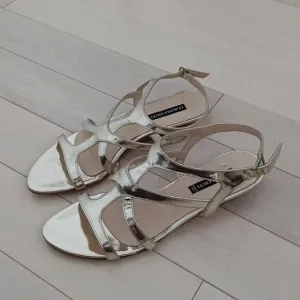Claudia Ciuti Womens Sandals Strappy Heels Patent Leather Silver Size 7