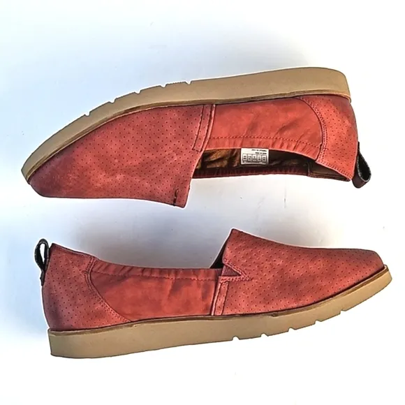 Cobb Hill Laci Nubuck Leather Coral Red Perforated Lightweight Slip-on Shoe