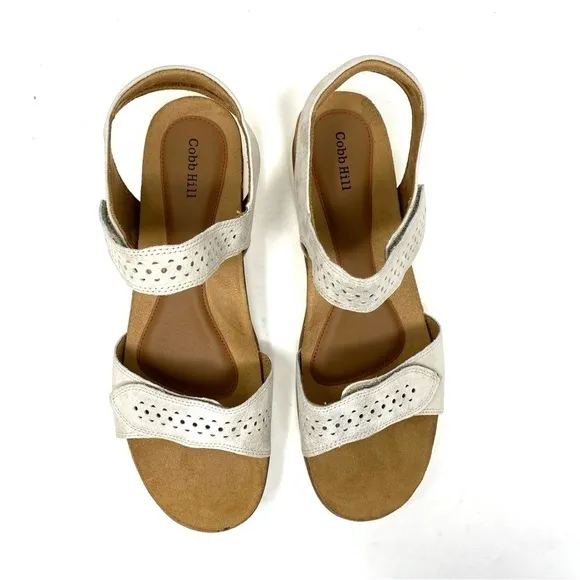 Cobb Hill May Wave Strap CJ1907 – White Metallic Leather Sandals WIDE