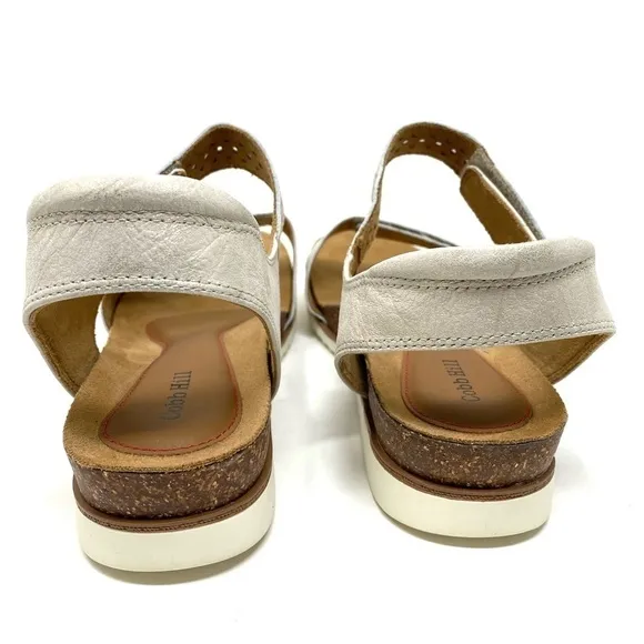 Cobb Hill May Wave Strap CJ1907 – White Metallic Leather Sandals WIDE