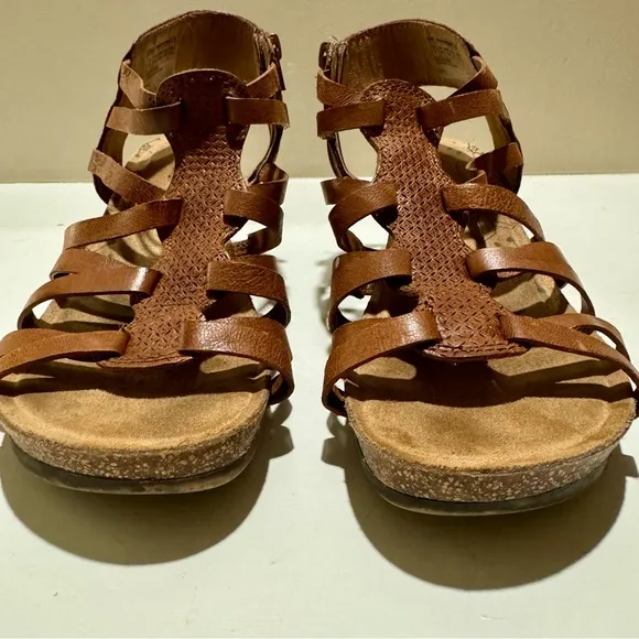 Cobb Hill Shona Tstrap BROWN Wedge Sandal