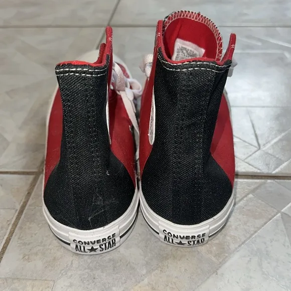 Converse all star Chuck Taylor red&amp; black high tops Size size 9.5