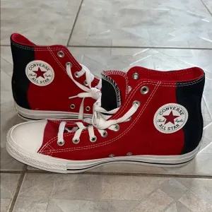 Converse all star Chuck Taylor red&amp; black high tops Size size 9.5