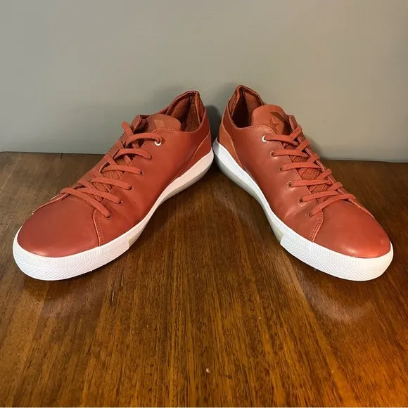 Converse Converse Nexus x Nike Zoom Air Low Top Men’s 11.5 redish brown leather.