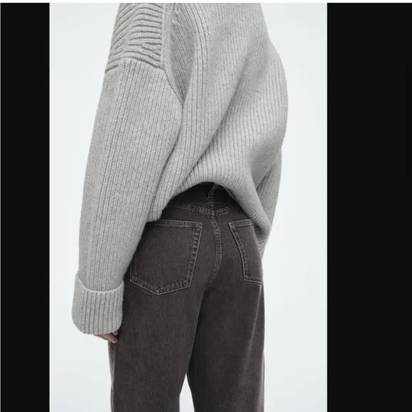 COS ARCH TAPERED ORGANIC COTTON JEANS in Black $135
